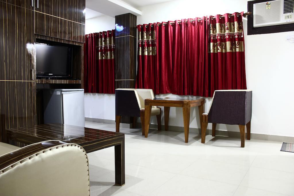 Hotel Maharaja Katra  Room photo